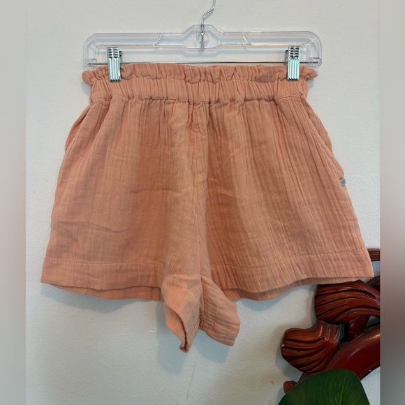 Roxy Pants - NWT Roxy What a Vibe Women's Peach Elastic Waist Shorts Size XS